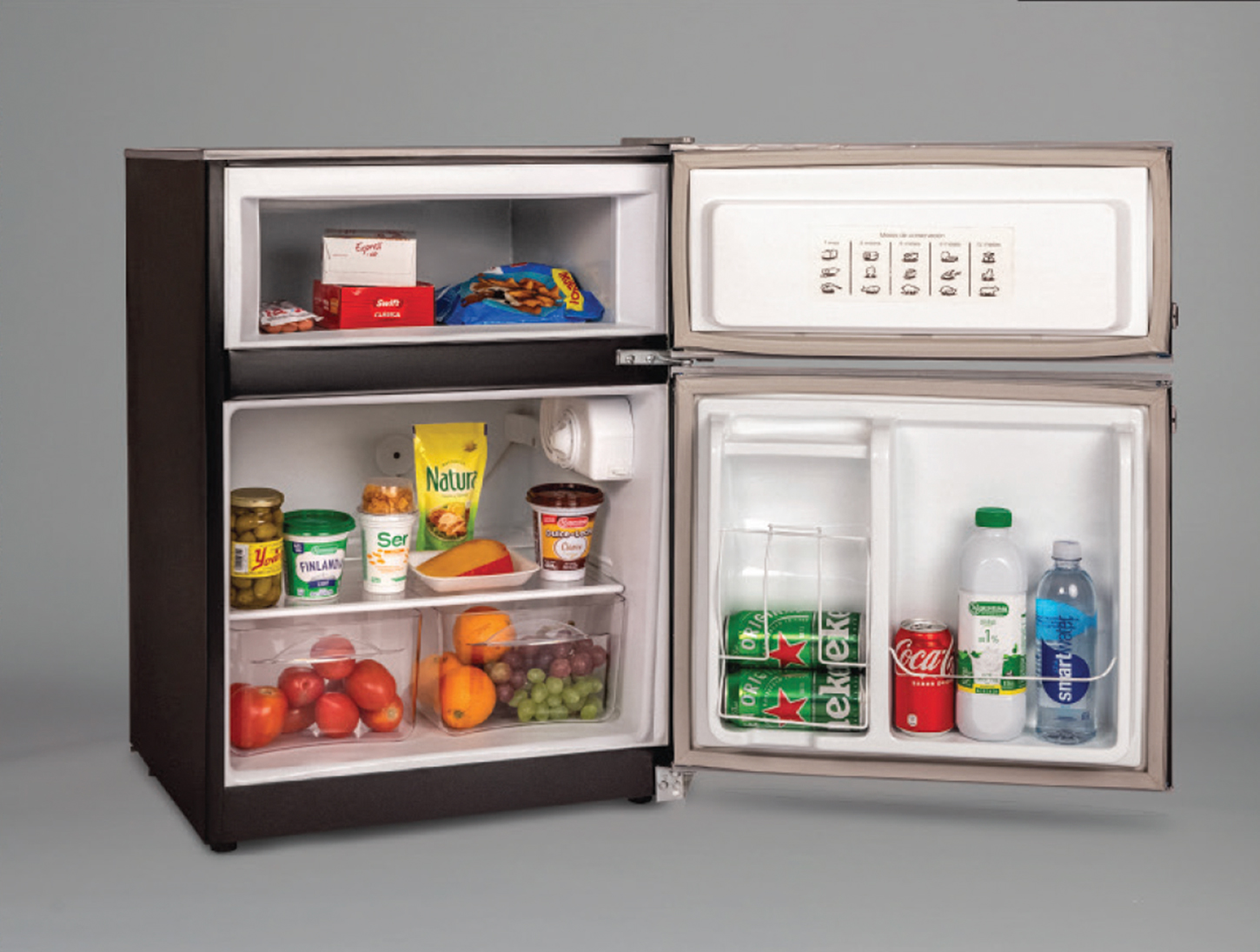 Heladera Top mount de Frost Modelo A128, heladera abierta